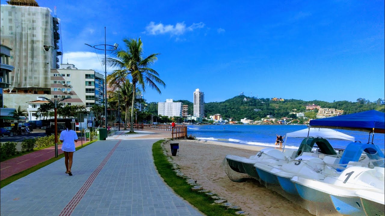 Itapema, cidade do litoral de Aguas Calmas e Azul Turquesa. Itapema, cidade do litoral de Aguas Calmas e Azul Turquesa.