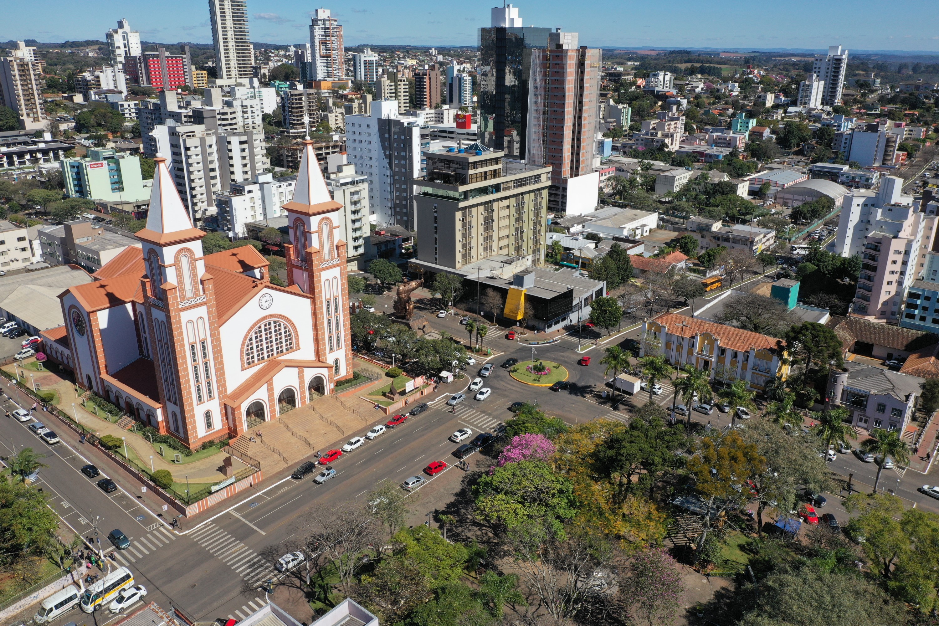 Chapecó: A joia do Oeste Catarinense Chapecó: A joia do Oeste Catarinense