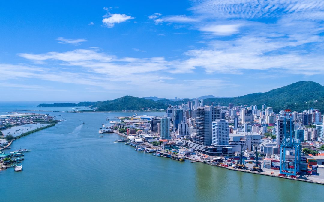 Itajaí atrai investidores de diversas áreas por sua versatilidade econômica Itajaí atrai investidores de diversas áreas por sua versatilidade econômica