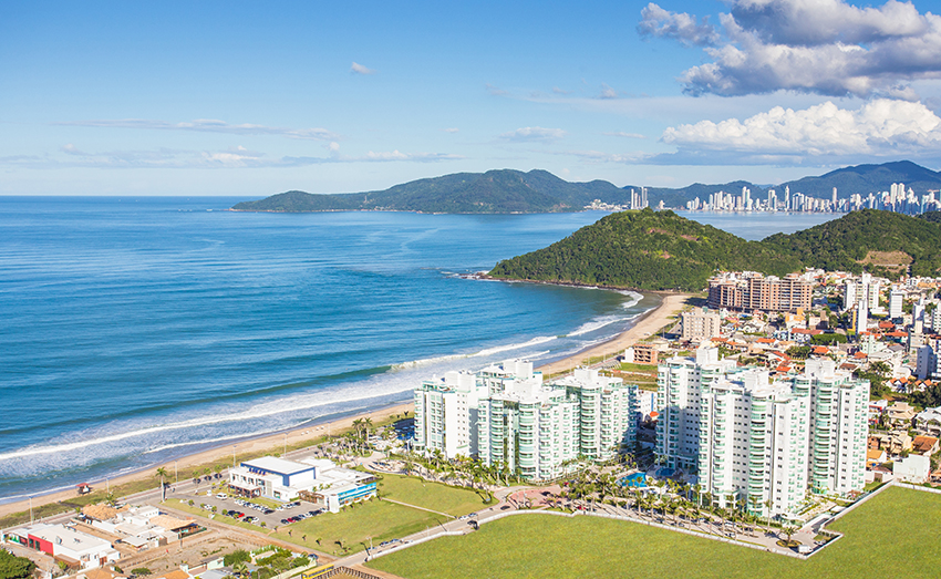 Conheça a delícia que é estar na Praia Brava, em Itajaí