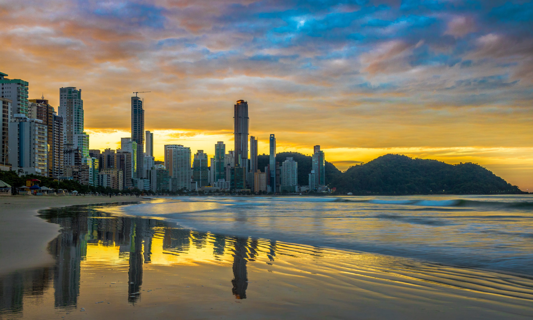 Conheça Balneário Camboriú, a dubai brasileira