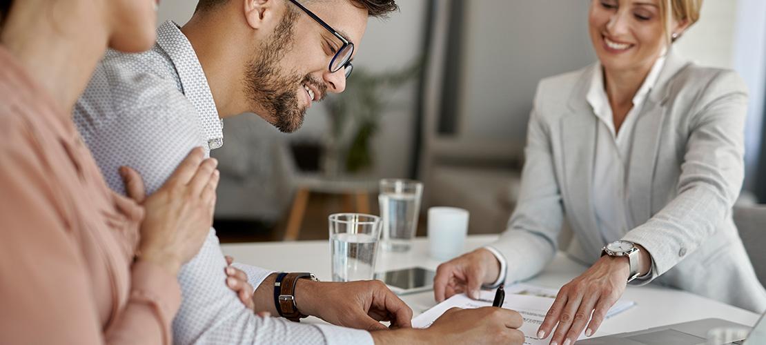 Táticas eficientes no mercado imobiliário: Divulgação e conexão com o cliente. Táticas eficientes no mercado imobiliário: Divulgação e conexão com o cliente.