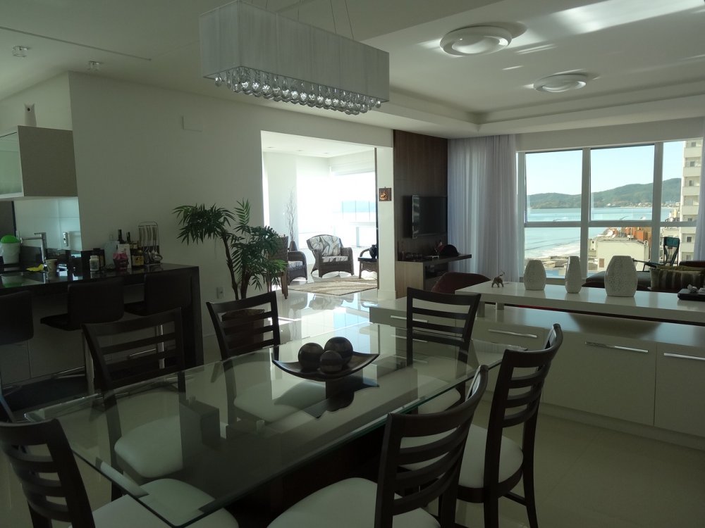 Apartamento à Venda Quadra Mar em Meia Praia - Itapema - Santa Catarina - Beira Mar Palace em Itapema