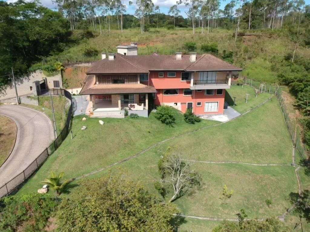 CASA CENTRO ALTO PADRÃO COM AMPLA VISTA CIDADE