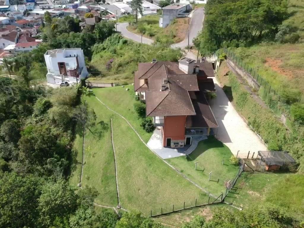 CASA CENTRO ALTO PADRÃO COM AMPLA VISTA CIDADE