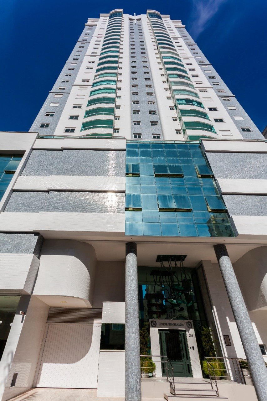 Apartamento à Venda em Centro - Balneário Camboriú - Santa Catarina - Torre Esmeralda em Balneário Camboriú