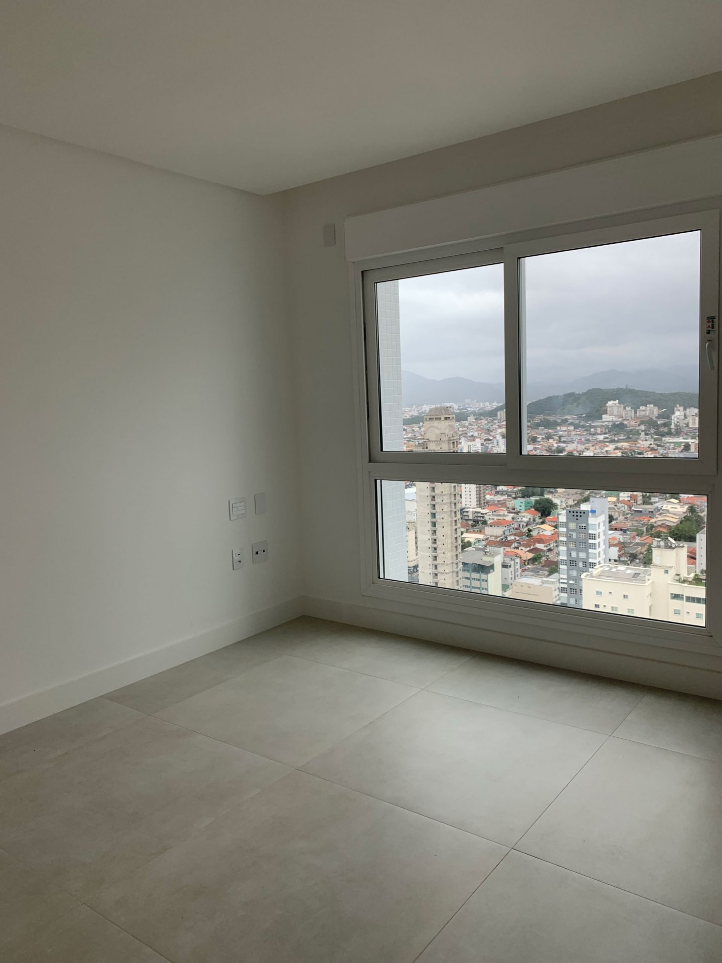 Apartamento à Venda em Centro - Balneário Camboriú - Santa Catarina - Camboas Residence