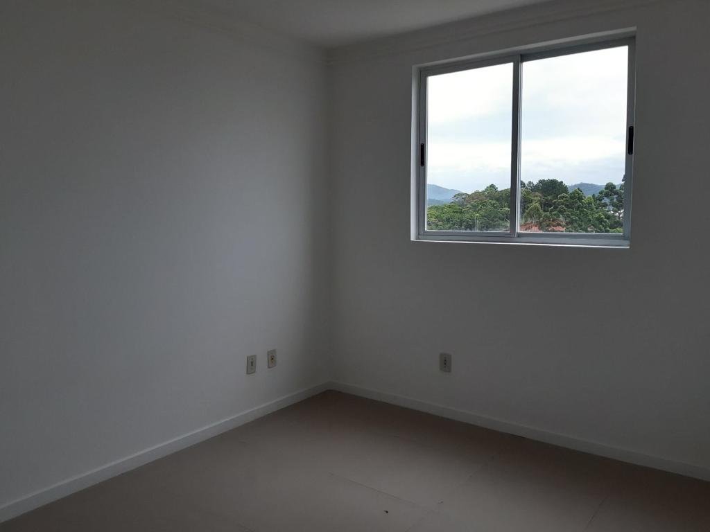 APARTAMENTO EM CAMBORIÚ 