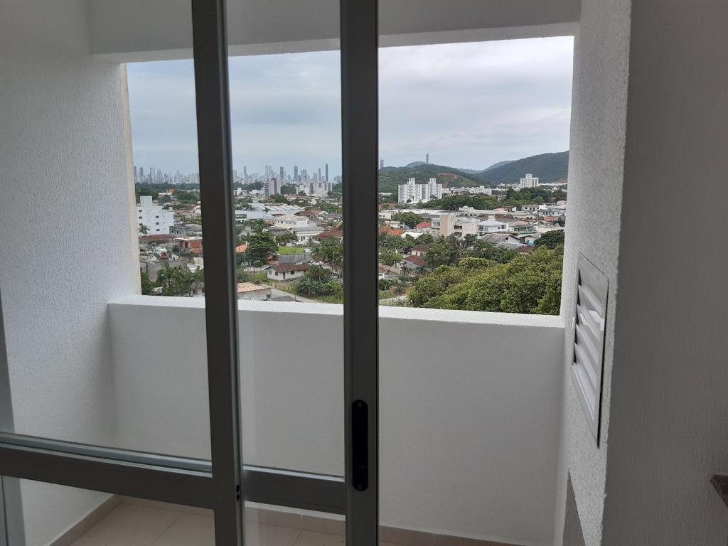 APARTAMENTO EM CAMBORIÚ 