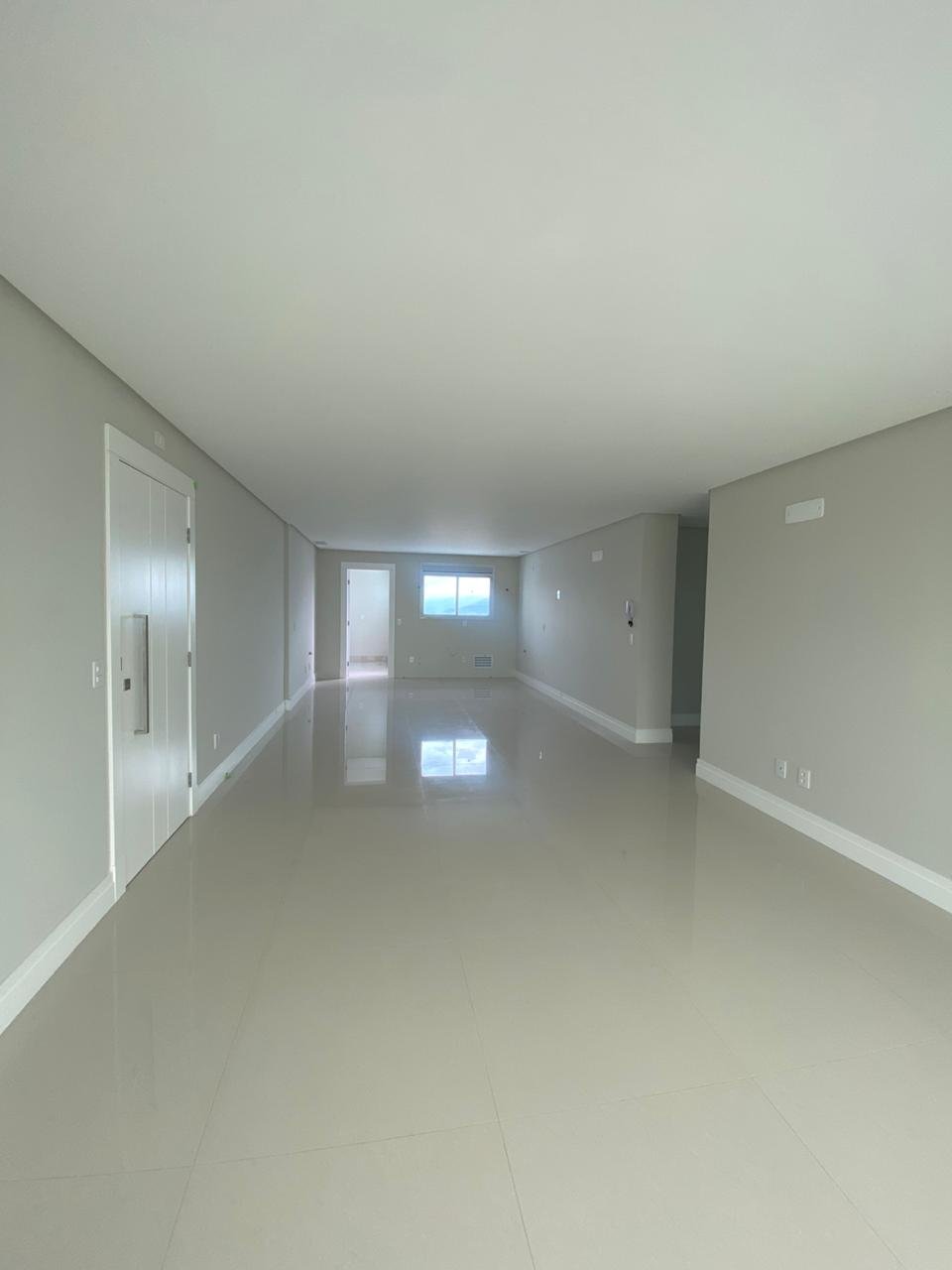 APARTAMENTO EM BALNEÁRIO CAMBORIÚ