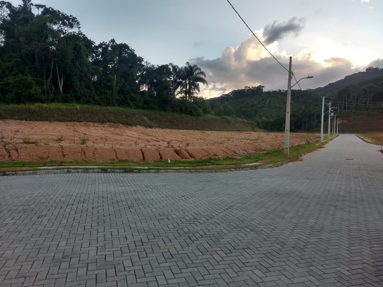 TERRENO NO LOTEAMENTO JARDIM DAS HORTENCIAS 