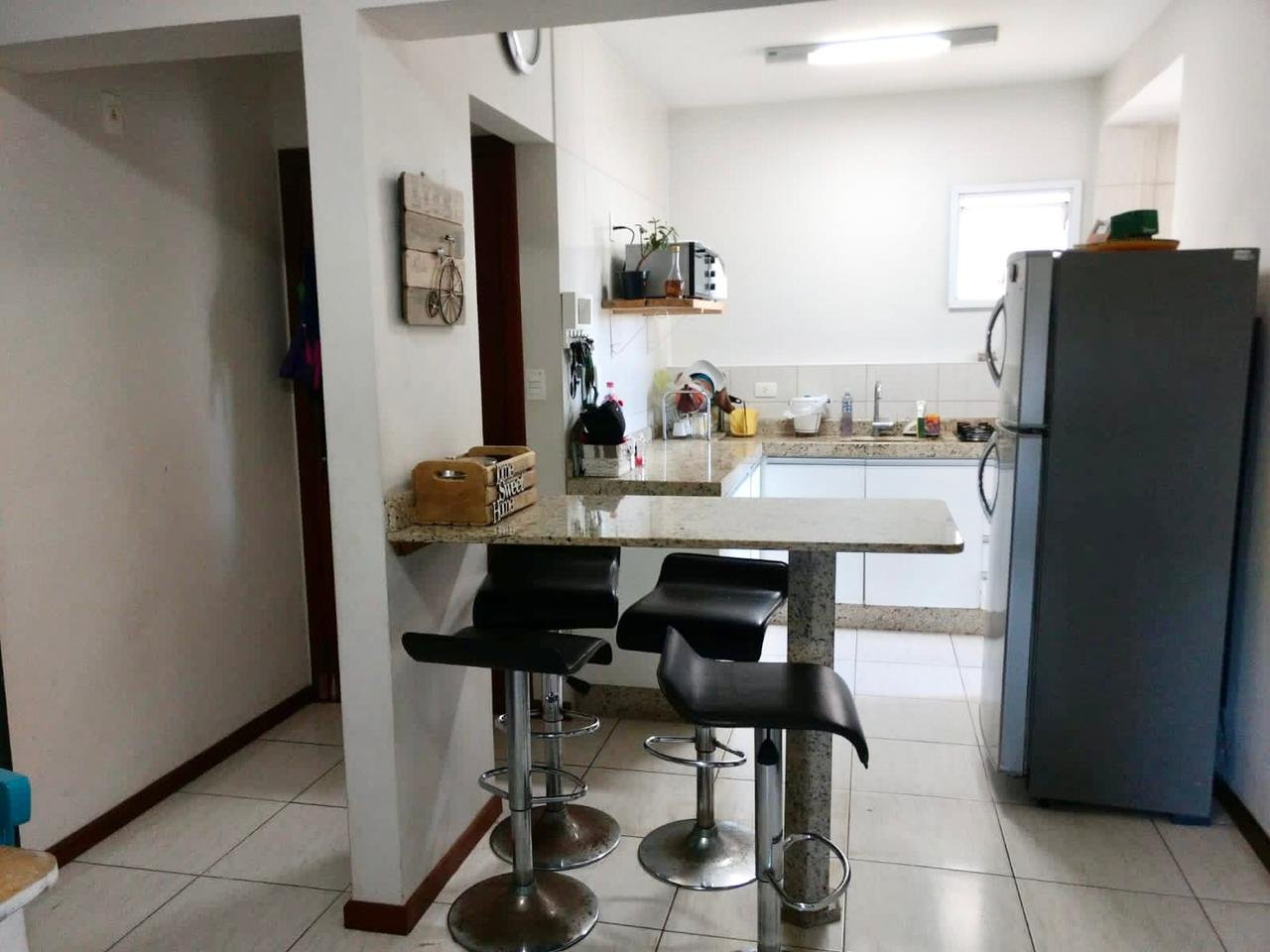 APARTAMENTO SEMI MOBILIADO NO CENTRO DE BRUSQUE