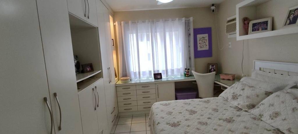 APARTAMENTO NO CENTRO DE BALNEARIO