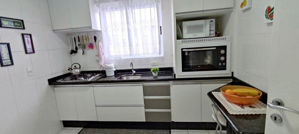 APARTAMENTO NO CENTRO DE BALNEARIO