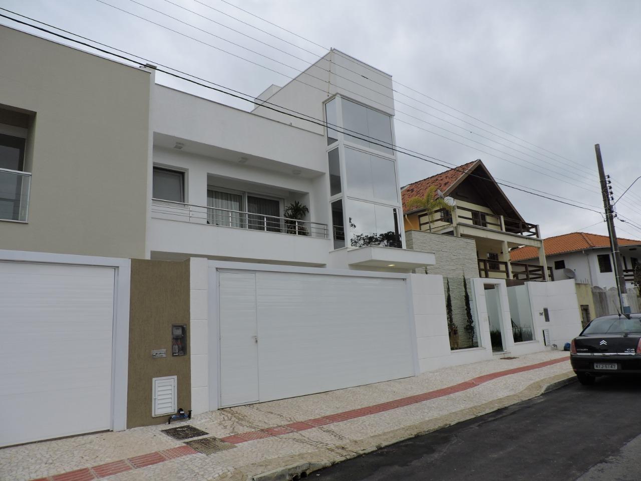 Casa Geminada à Venda em Praia dos Amores - Balneário Camboriú - SC