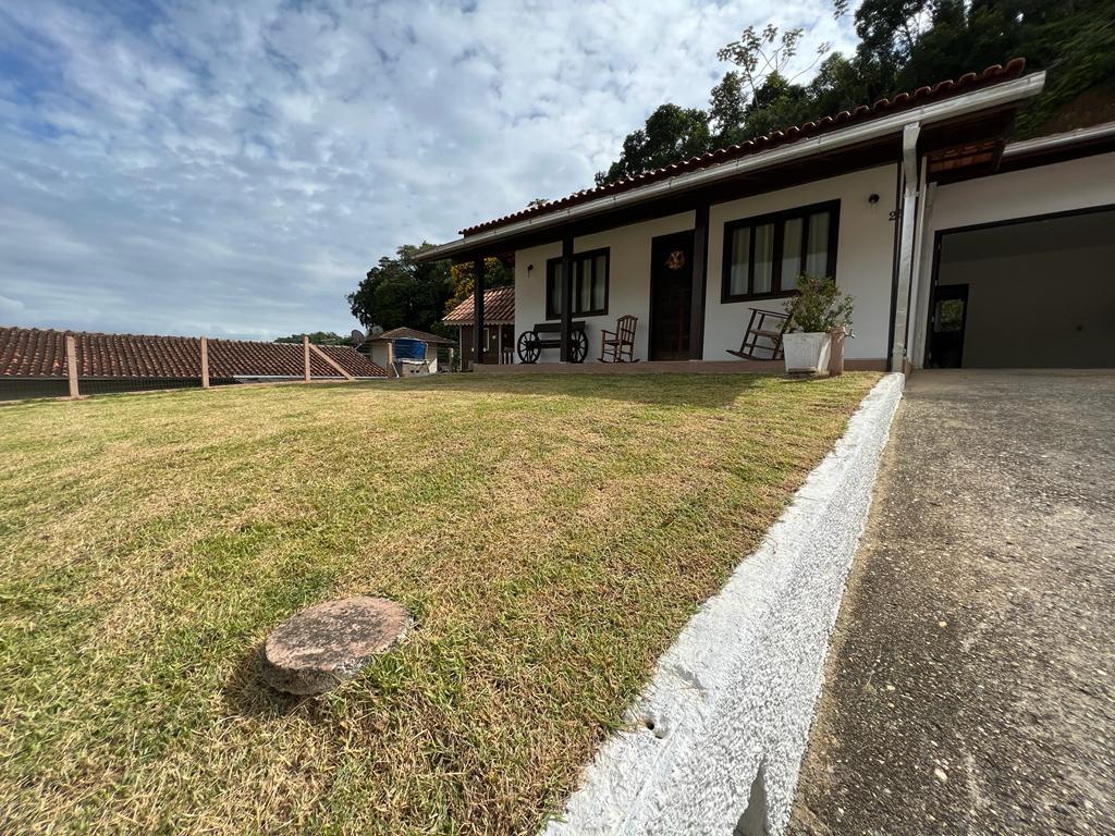 Casa à Venda em Águas Claras - Brusque - Santa Catarina