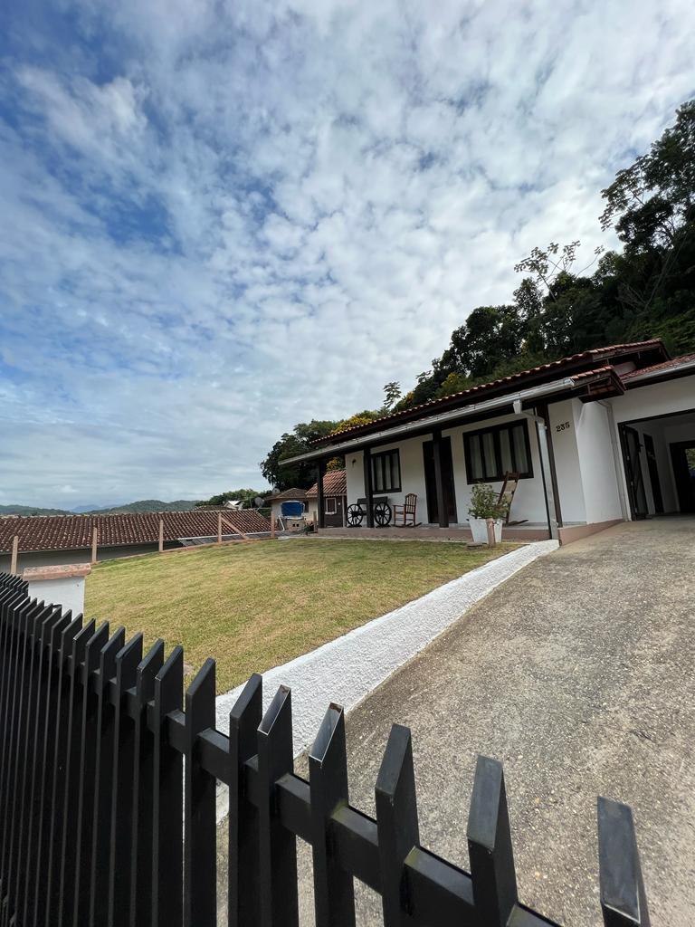 Casa à Venda em Águas Claras - Brusque - Santa Catarina