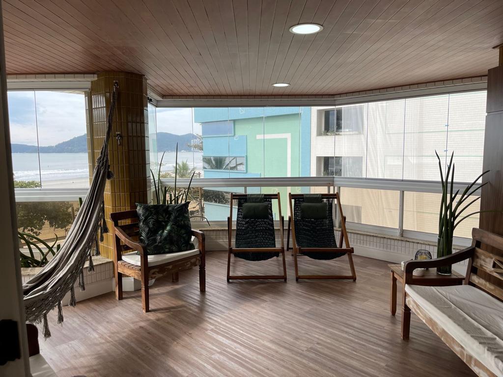 Apartamento à Venda Frente Mar em Barra Norte - Balneário Camboriú - Santa Catarina