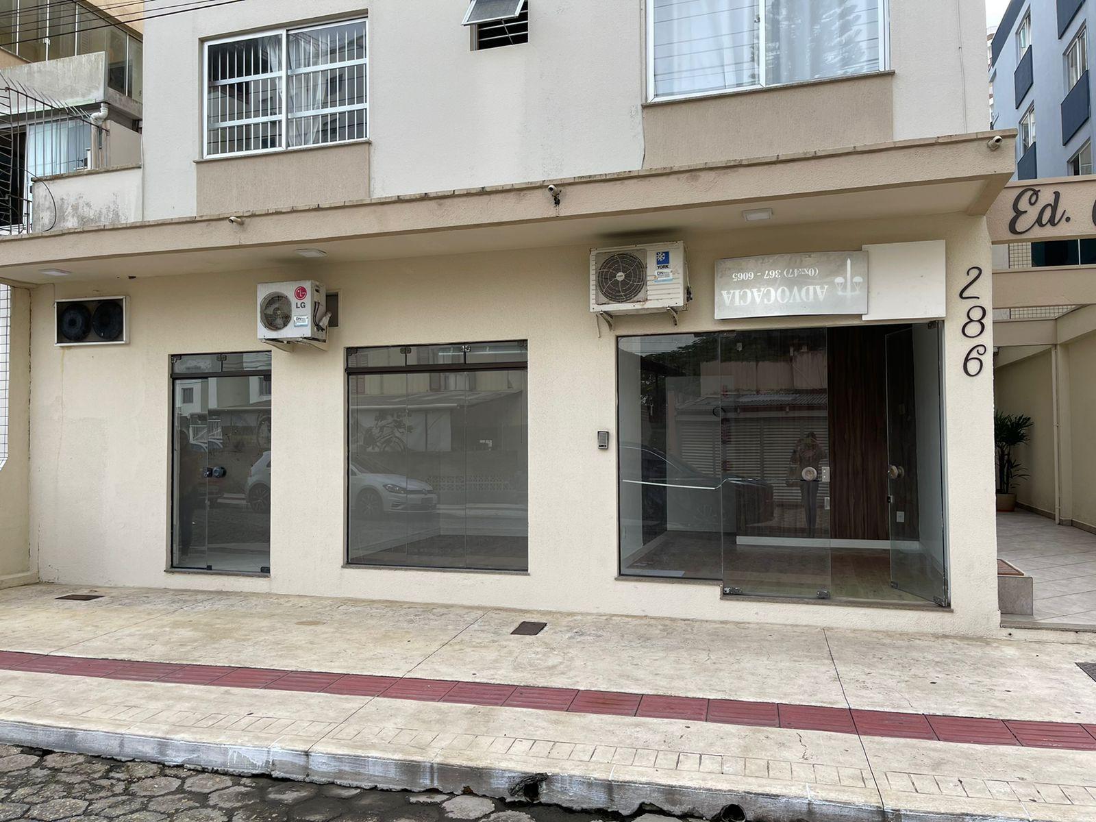 Sala Comercial à Venda em Centro - Balneário Camboriú - Santa Catarina - SALA COMERCIAL A VENDA EM BALNEARIO CAMBORIU