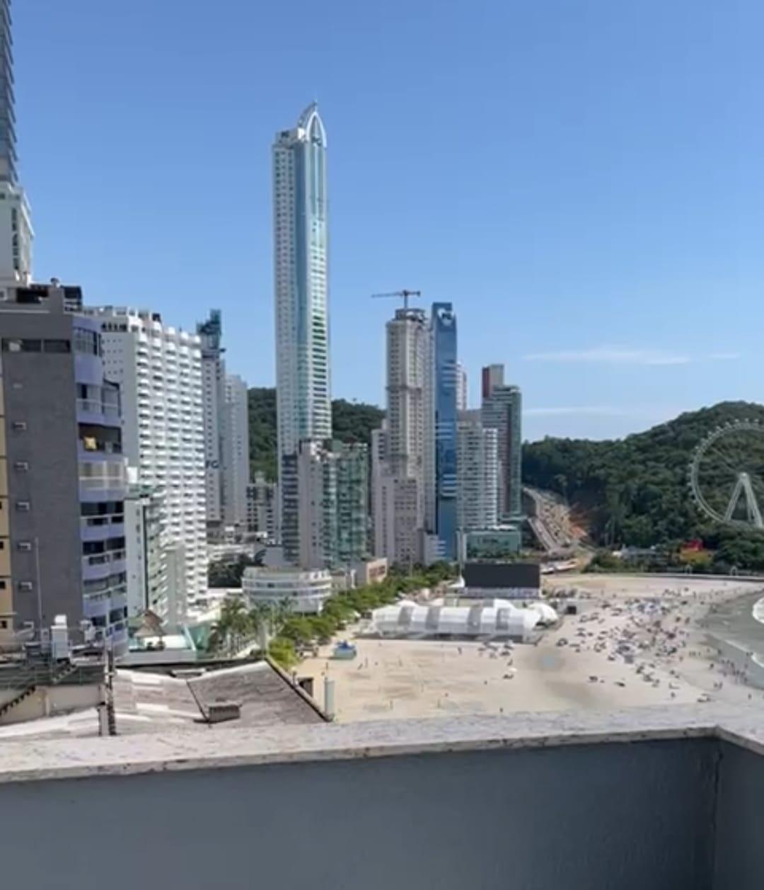 Cobertura à Venda Frente Mar em Centro - Balneário Camboriú - Santa Catarina