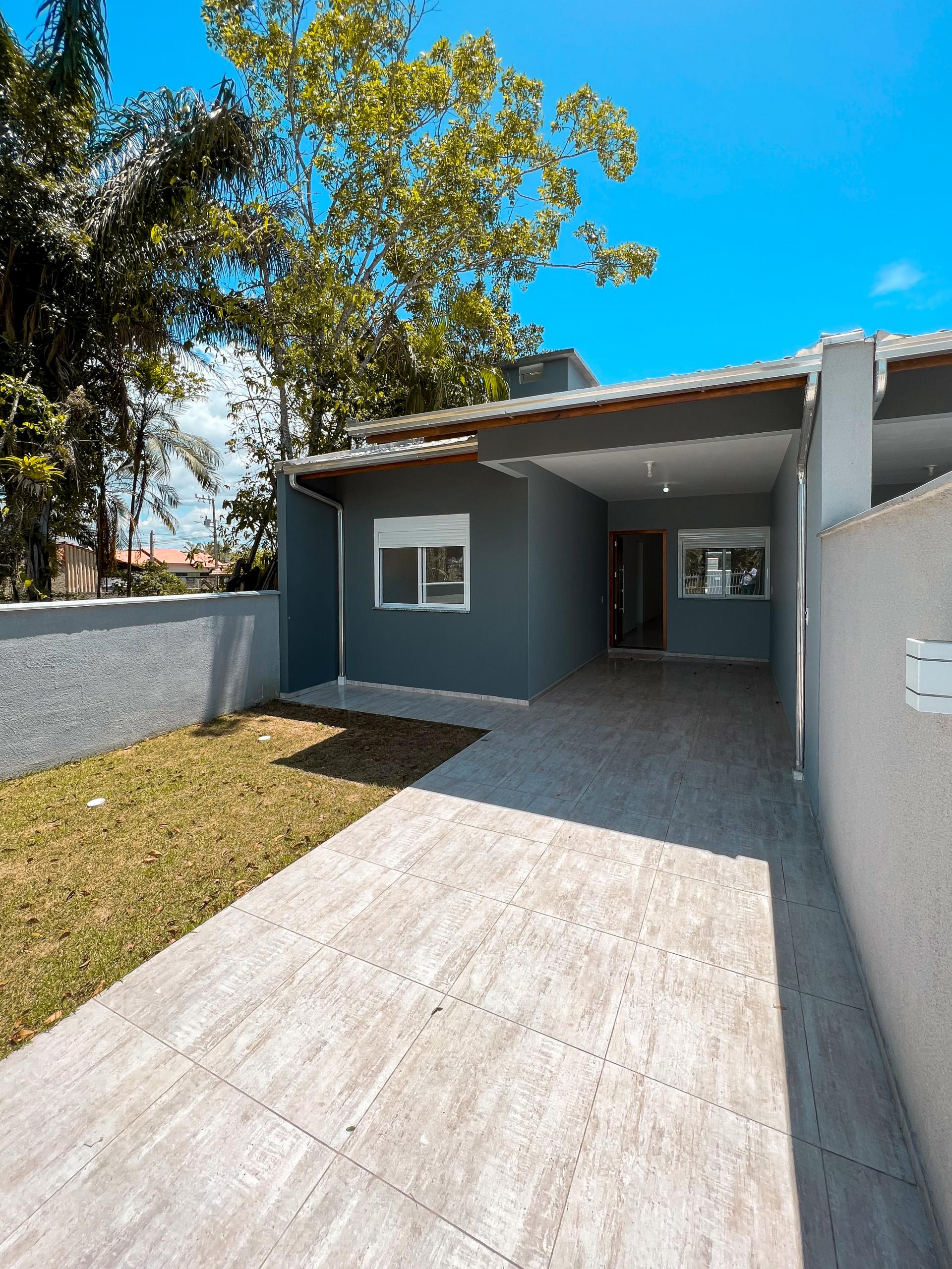 Casa Geminada à Venda em Itacolomi - Balneário Piçarras - Santa Catarina