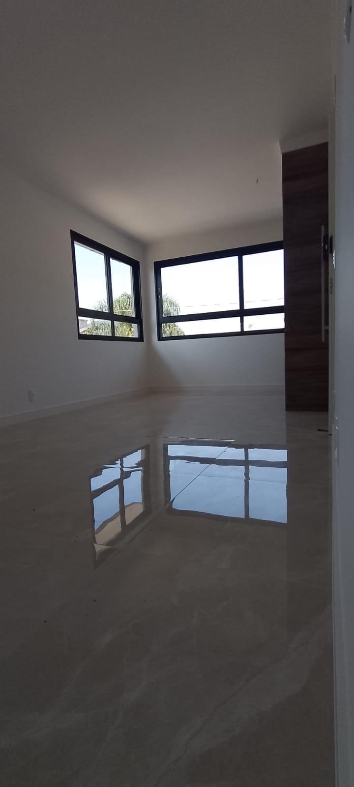 Apartamento à Venda Próximo ao Mar em Praia de Fora - Palhoça - Santa Catarina