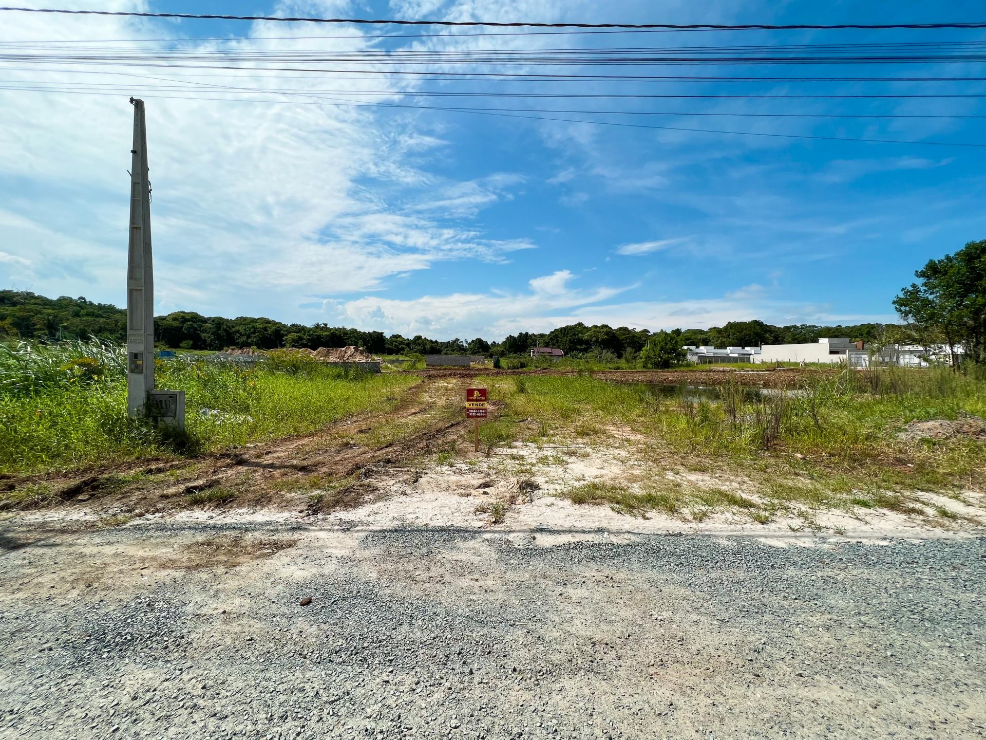 Terreno à Venda em Itacolomi - Balneário Piçarras - Santa Catarina