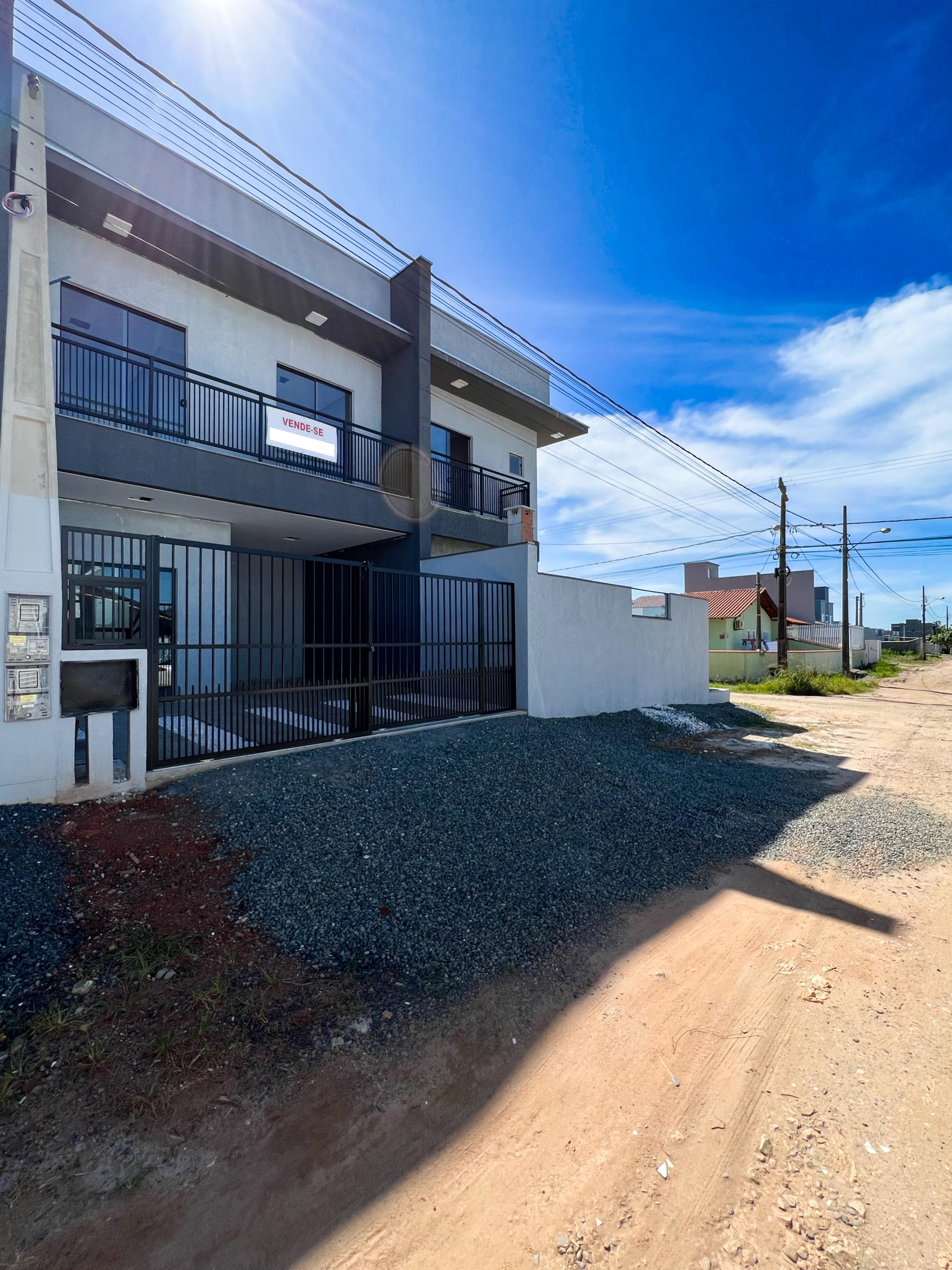 Sobrado Geminado à Venda em Itajubá - Barra Velha - Santa Catarina