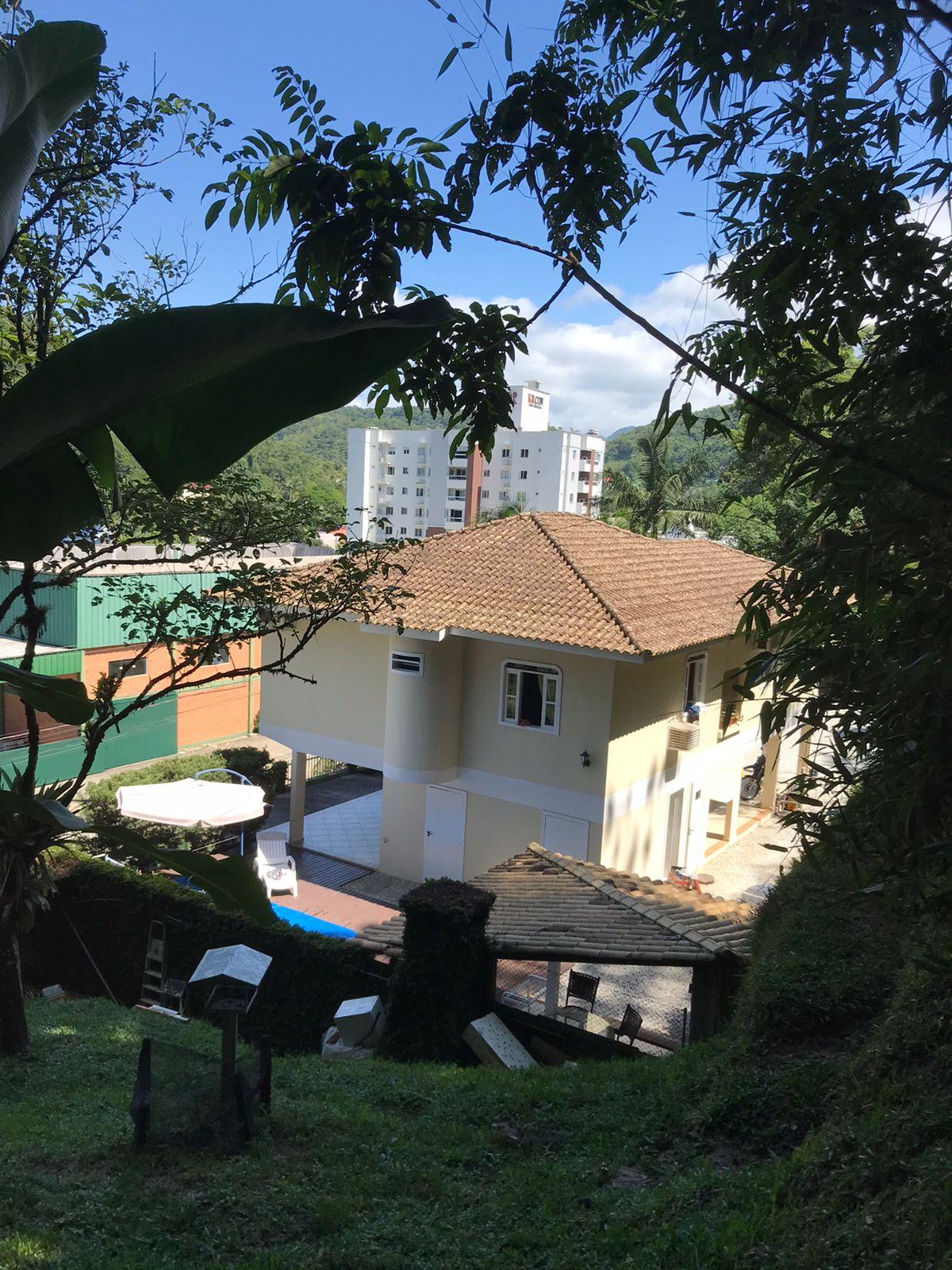 Casa à Venda em São Pedro - Brusque - Santa Catarina - Casa à venda em Brusque