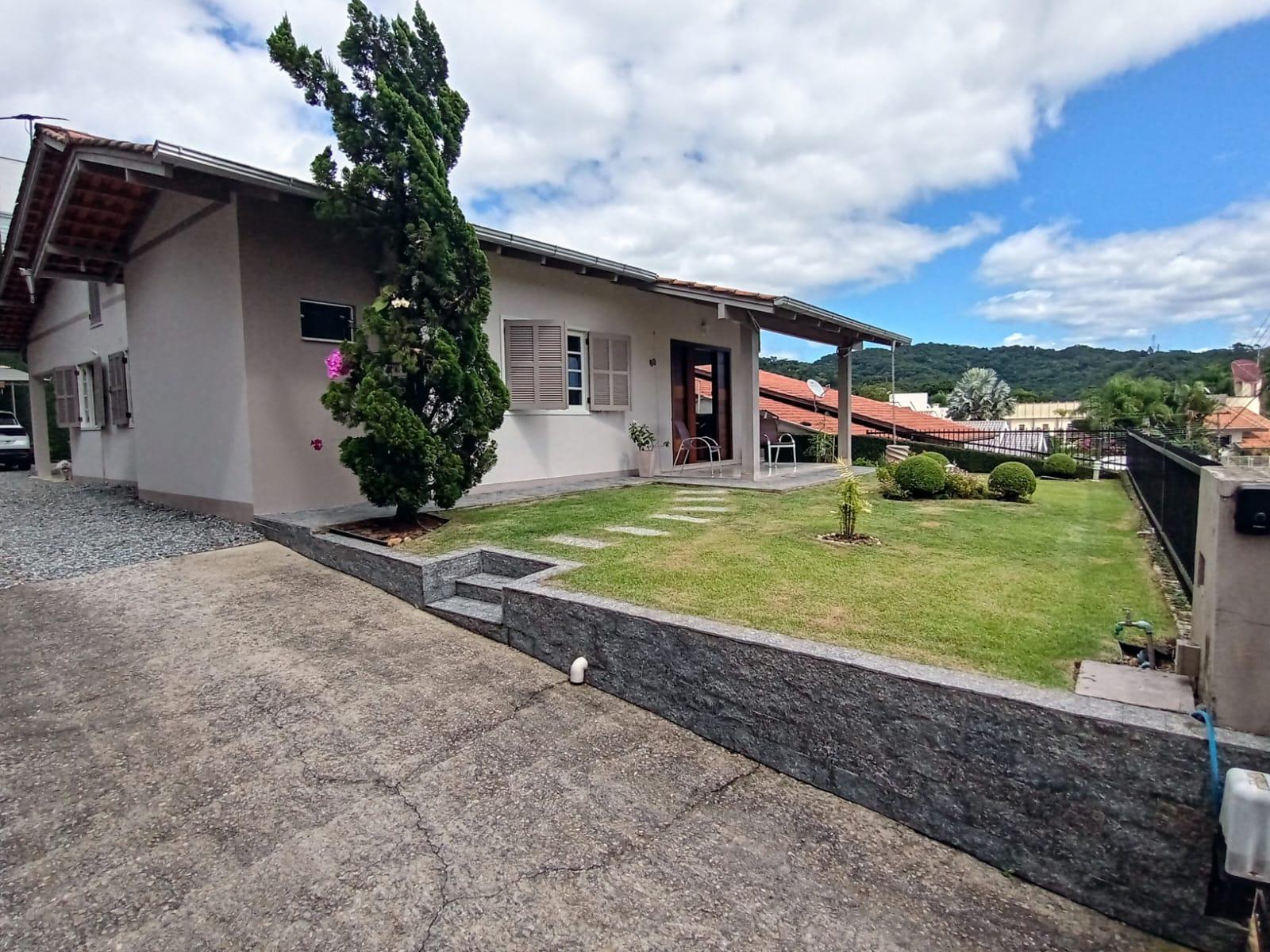 Casa à Venda em Guarani - Brusque - Santa Catarina