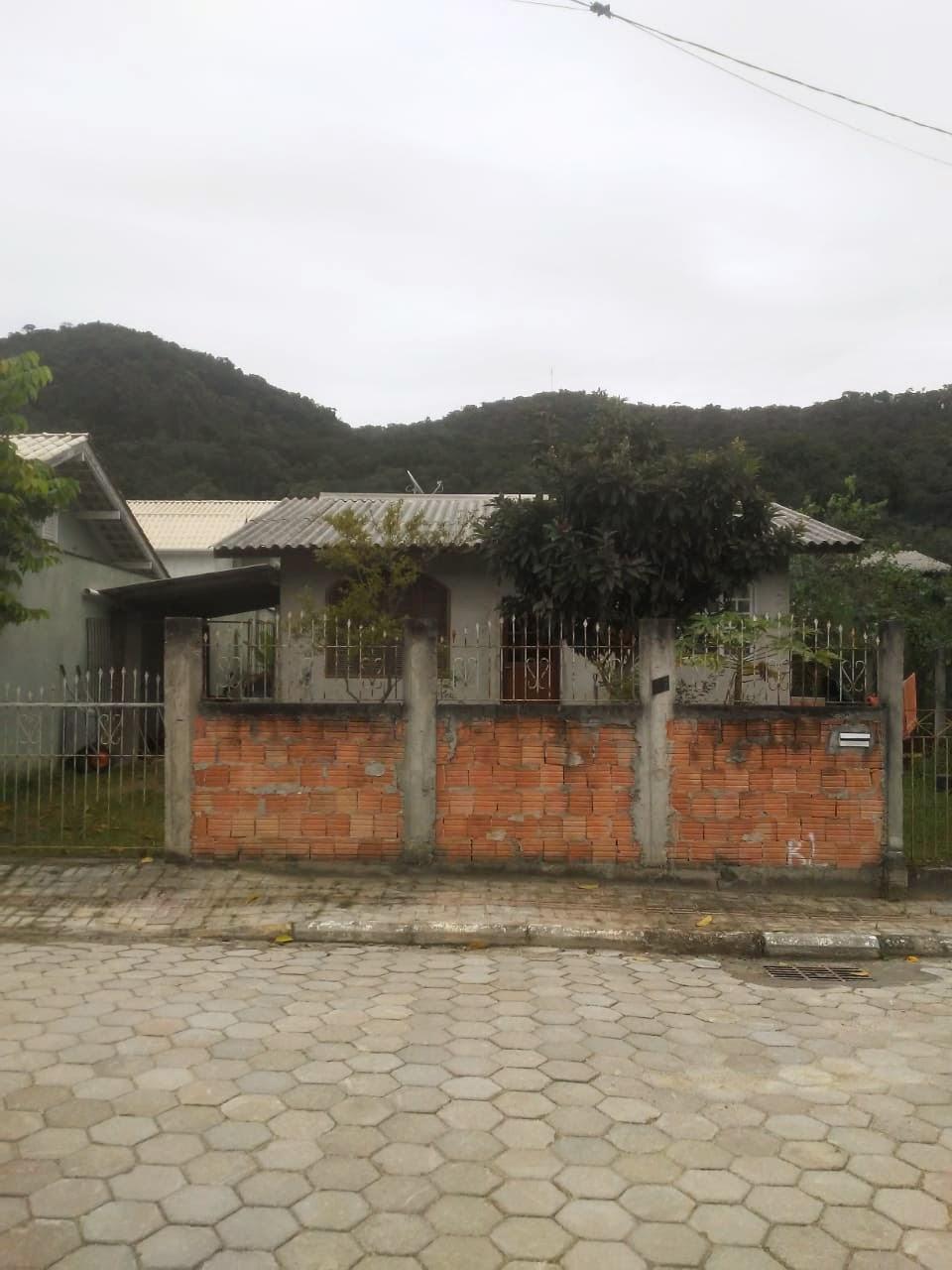 Casa à Venda em Alto São Bento - Itapema - Santa Catarina