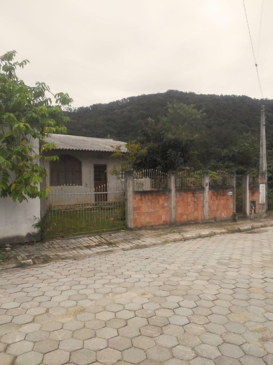 Casa à Venda em Alto São Bento - Itapema - Santa Catarina