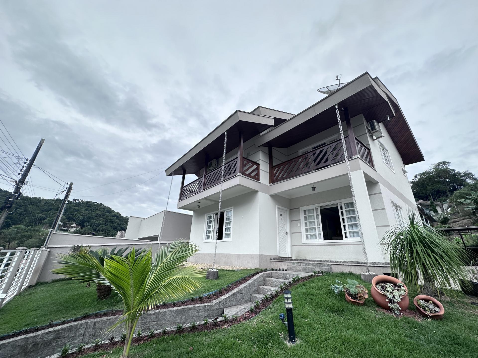 Casa à Venda em Dom Joaquim - Brusque - Santa Catarina