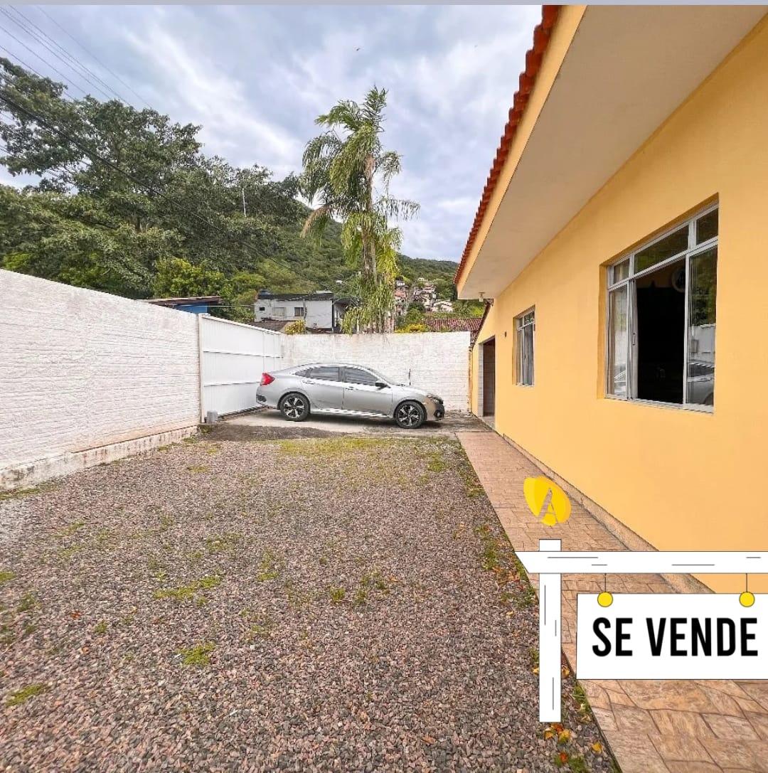 Casa à Venda em Ribeirão da Ilha - Florianópolis - Santa Catarina