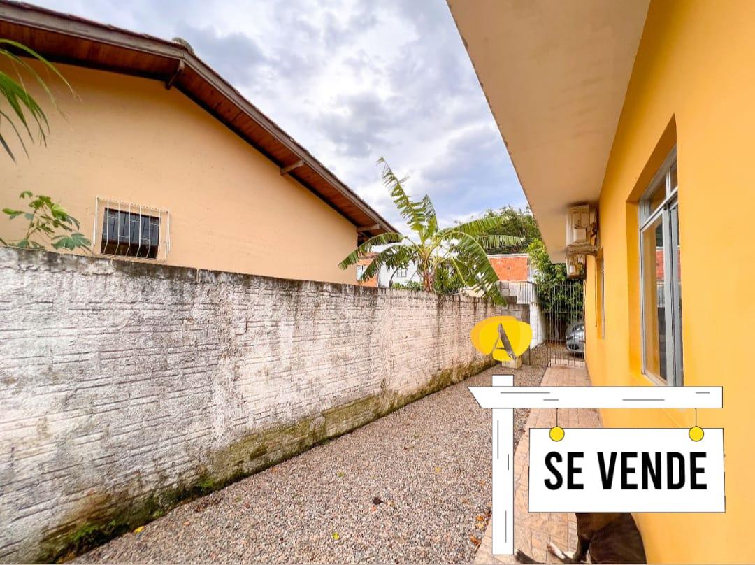 Casa à Venda em Ribeirão da Ilha - Florianópolis - Santa Catarina