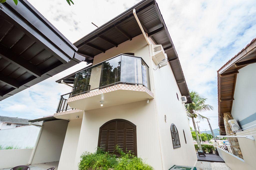 Casa à Venda Quadra Mar em Morrinhos - Bombinhas - Santa Catarina - Casa a venda em Bombinhas