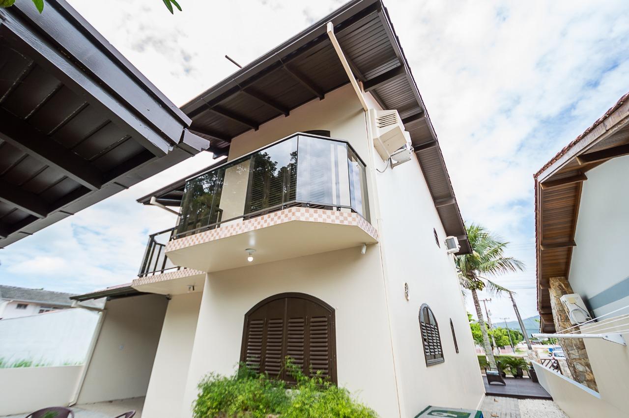 Casa à Venda Quadra Mar em Morrinhos - Bombinhas - Santa Catarina - Casa a venda em Bombinhas