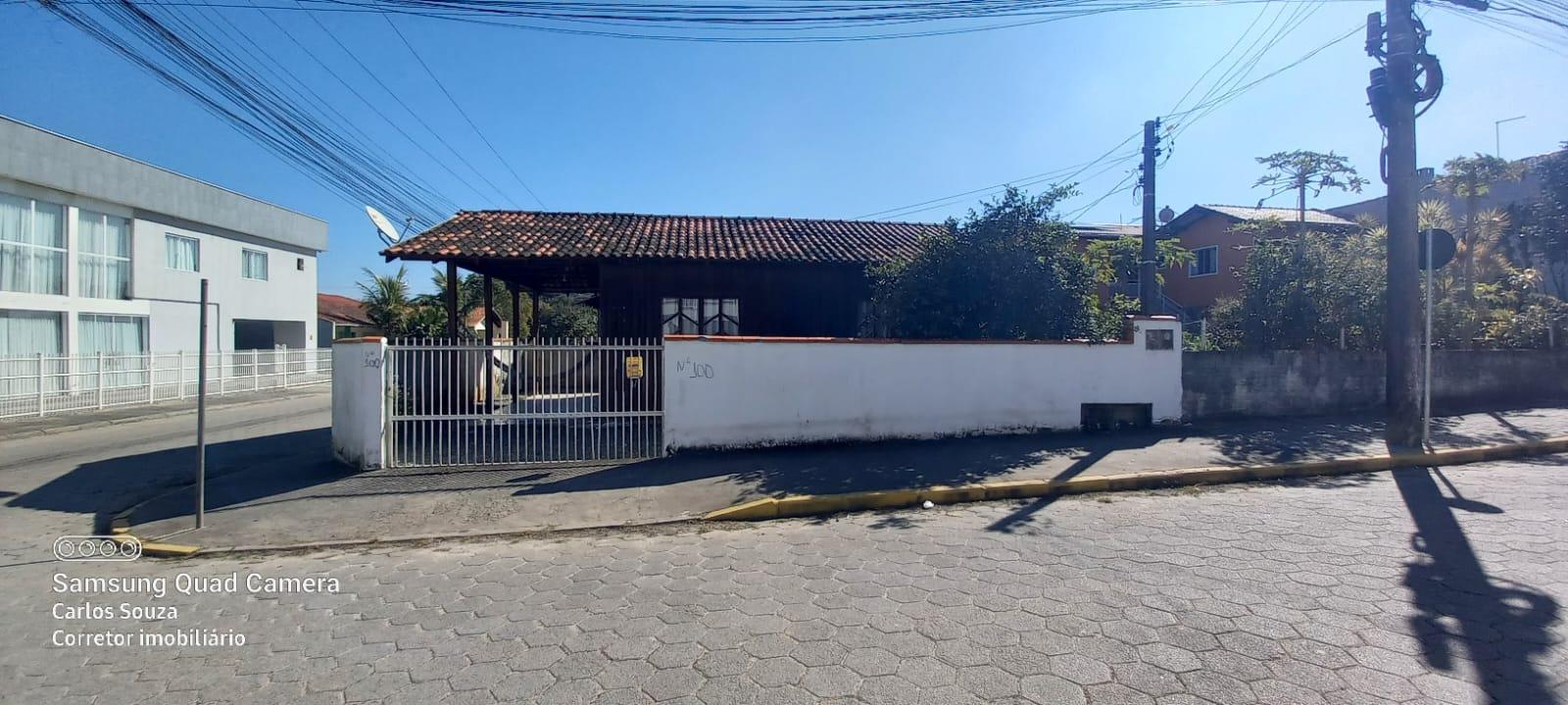 Casa à Venda Próximo ao Mar em Centro - Penha - Santa Catarina