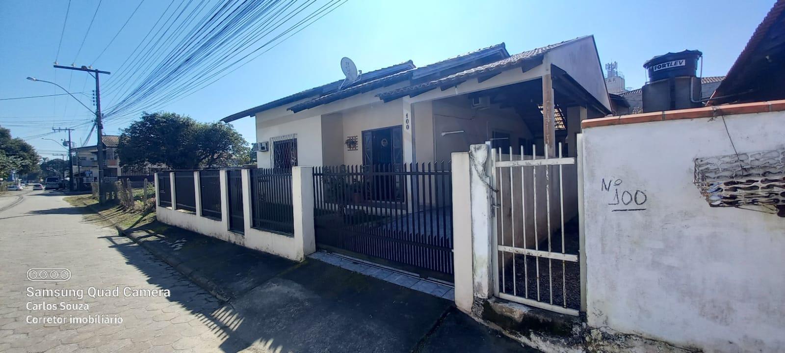 Casa à Venda Próximo ao Mar em Centro - Penha - Santa Catarina