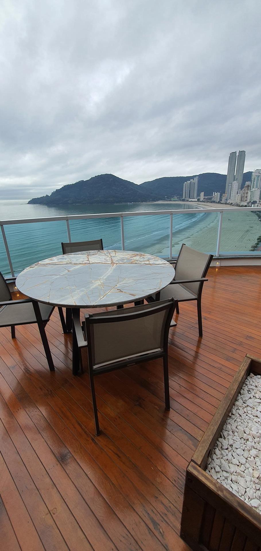 Apartamento à Venda Frente Mar em Centro - Balneário Camboriú - Santa Catarina - NUMBER ONE