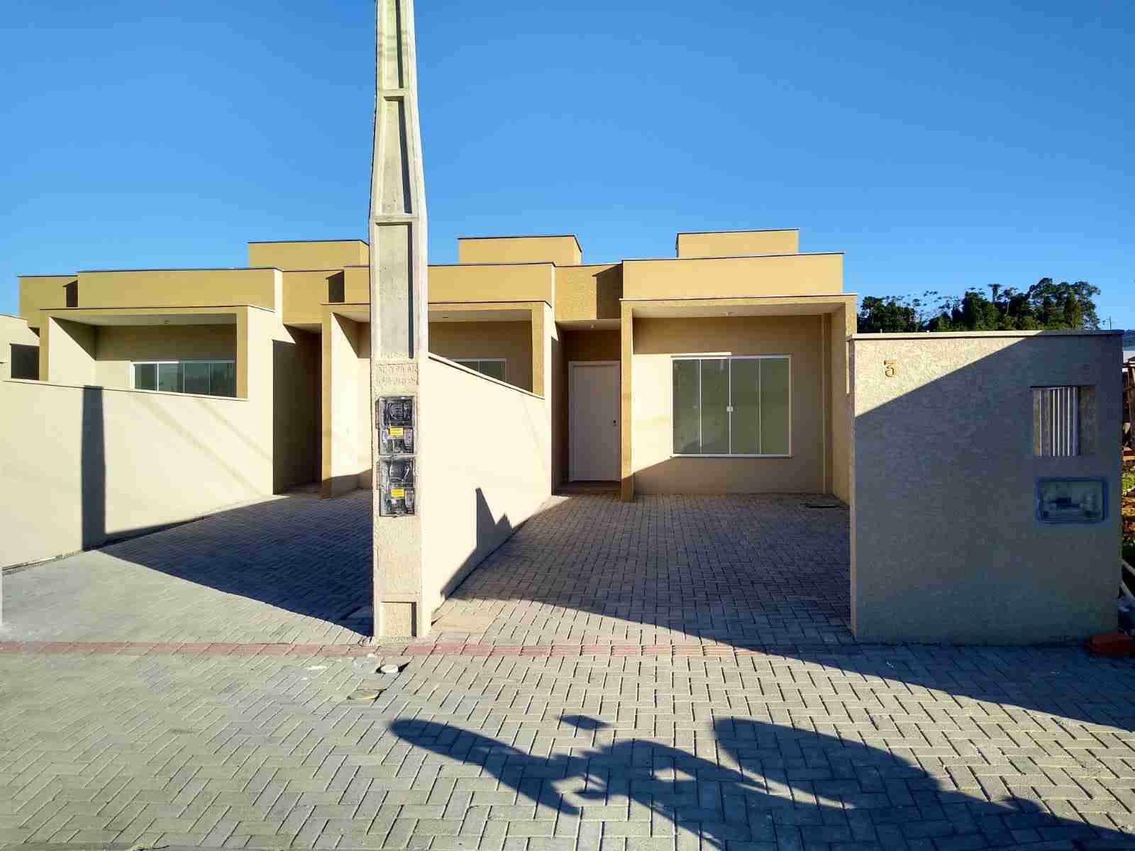 Casa Geminada à Venda em Três Rios do Norte - Jaraguá do Sul - Santa Catarina - Casa a venda em Jaraguá do Sul