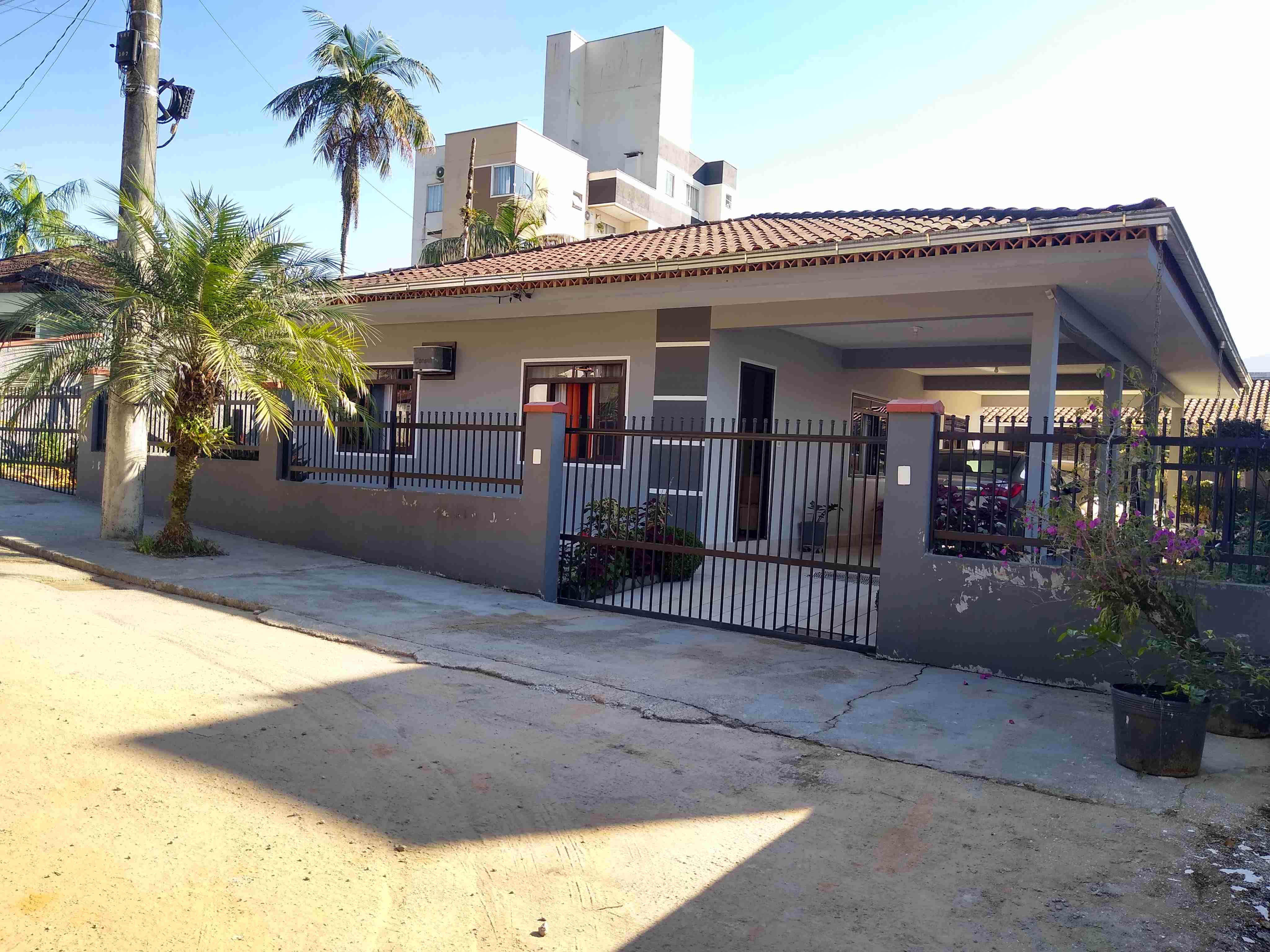 Casa à Venda em Três Rios do Norte - Jaraguá do Sul - Santa Catarina - Casa a venda em Jaraguá do Sul