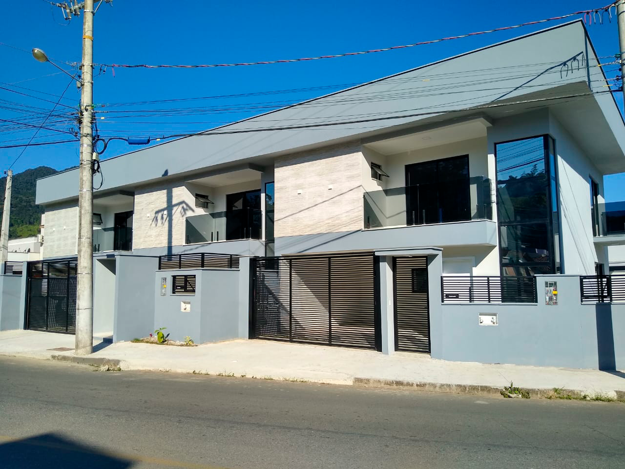 Sobrado Geminado à Venda em Amizade - Jaraguá do Sul - Santa Catarina - Sobrado Geminado Duplex - Jaraguá do Sul