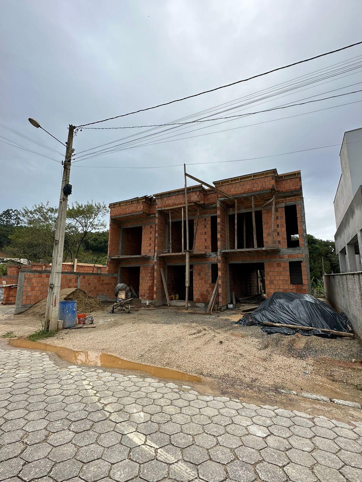 Casa Geminada à Venda em Dom Joaquim - Brusque - Santa Catarina