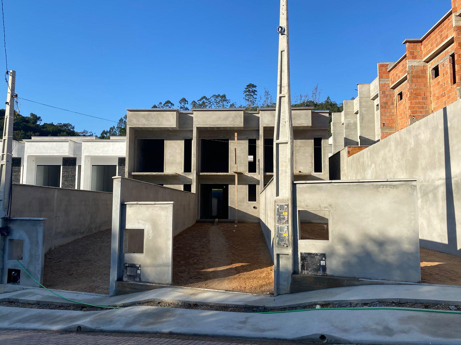 Casa Geminada à Venda em Águas Claras - Brusque - Santa Catarina