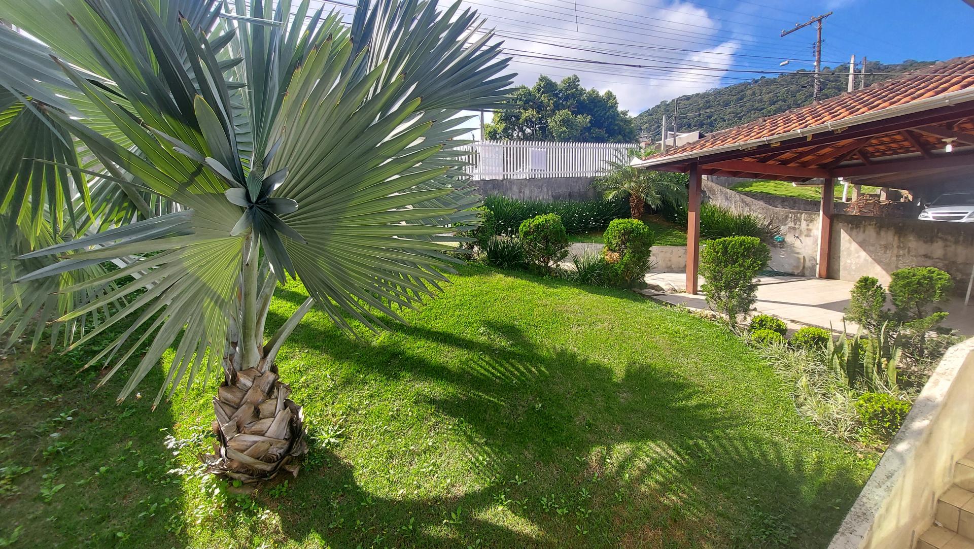 Casa à Venda em Velha Central - Blumenau - Santa Catarina - Casa à Venda na Velha Central, em Blumenau/SC.