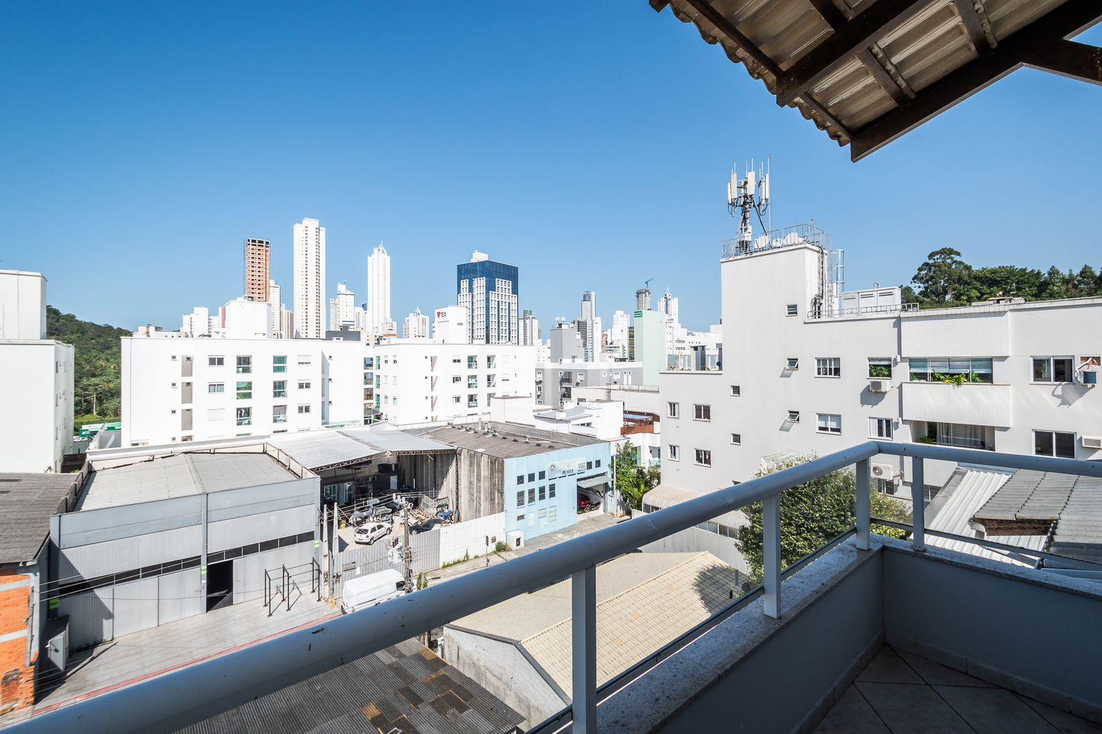 Casa à Venda em Ariribá - Balneário Camboriú - Santa Catarina