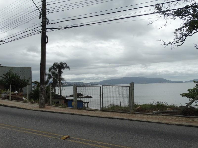 Terreno à Venda em Centro - São José - Santa Catarina - TERRENO FRENTE MAR EM SAO JOSE