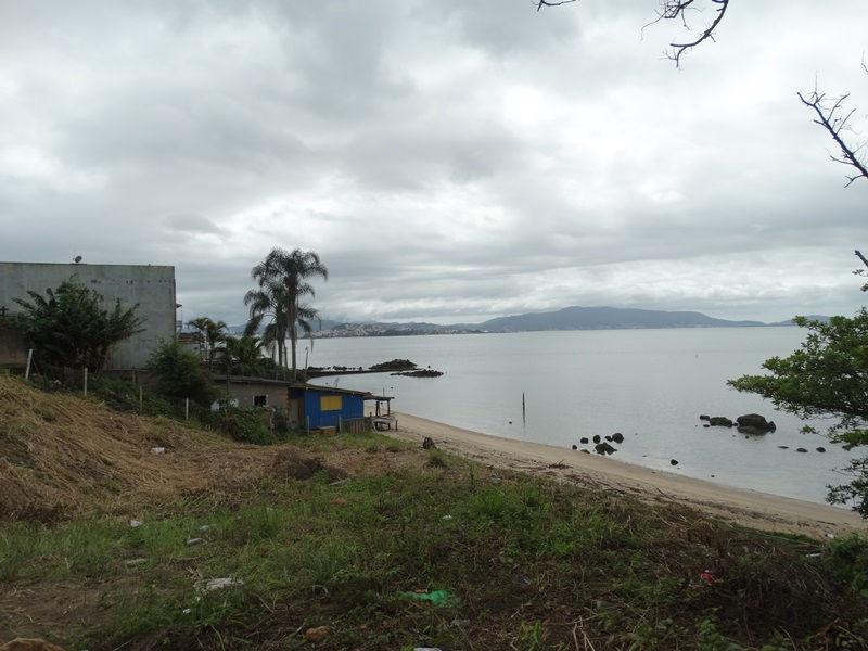 Terreno à Venda em Centro - São José - Santa Catarina - TERRENO FRENTE MAR EM SAO JOSE