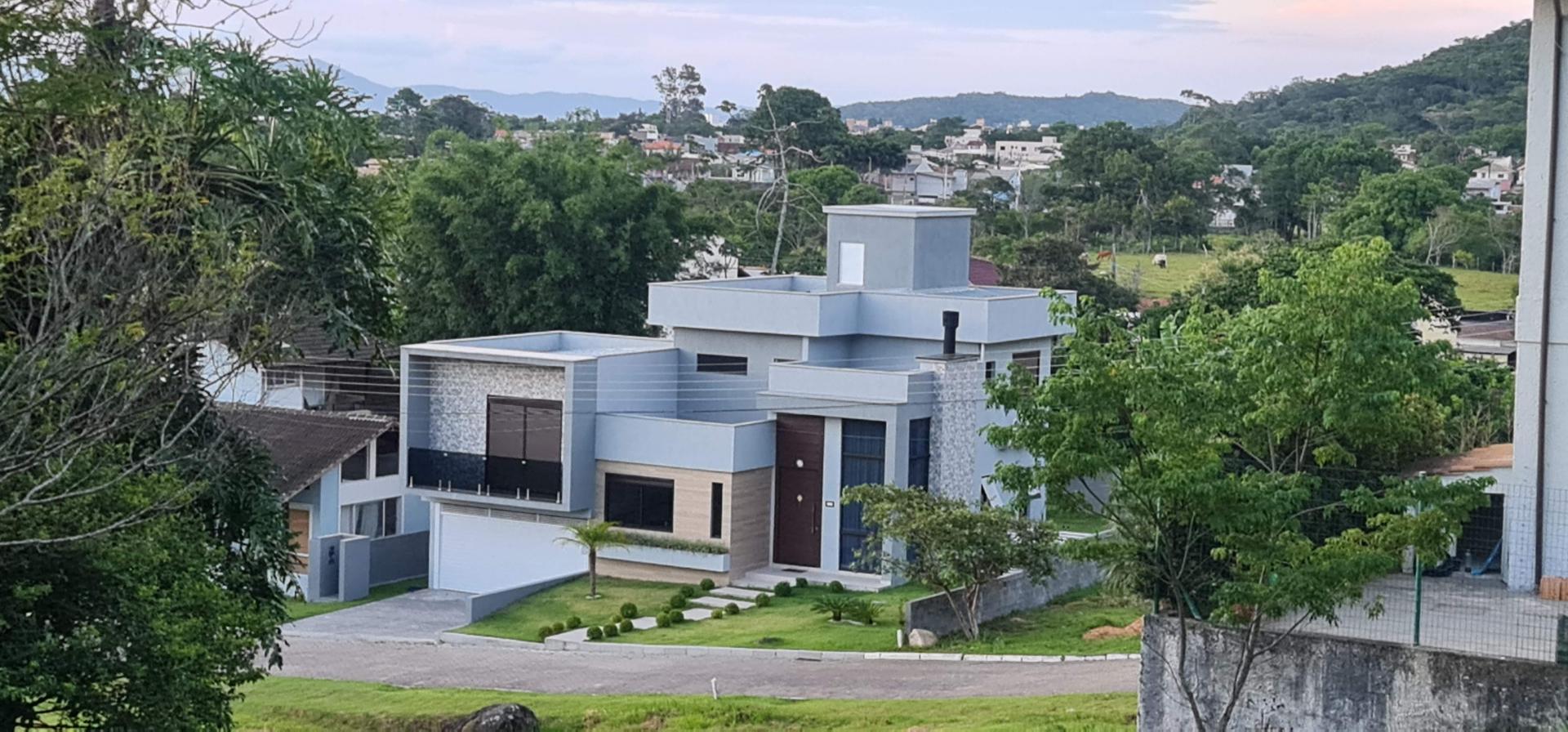Casa em Condomínio à Venda em Cachoeira do Bom Jesus - Florianópolis - Santa Catarina - Condomínio Green Hills